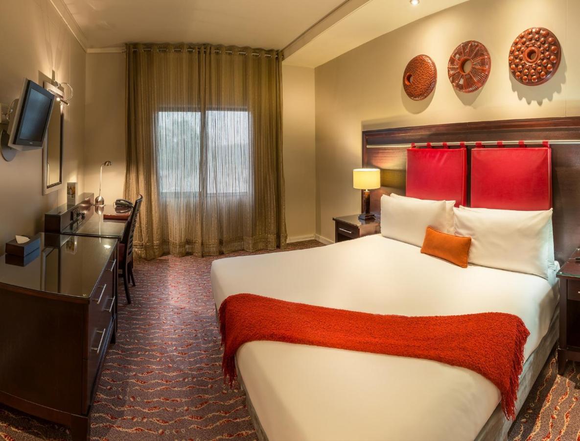 Mondior At Emperors Palace Kempton Park Kültér fotó